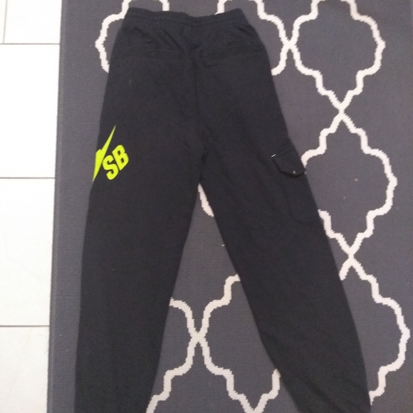 2pc Nike jogging pants Boys size M (10_12) Black neon+Top - Picture 9 of 16